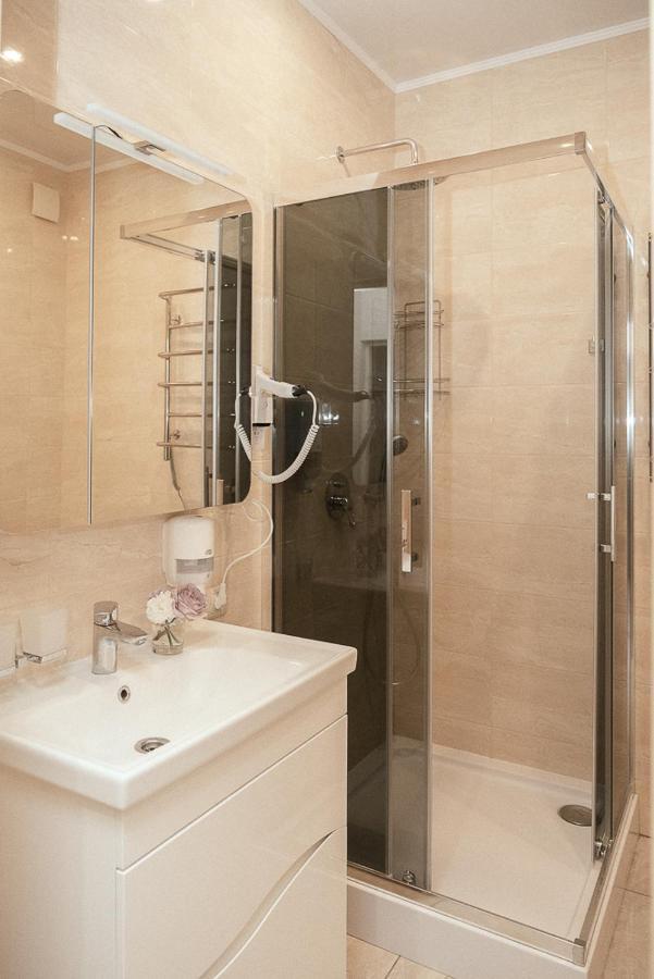 Apartment "Florence" Odessa Esterno foto