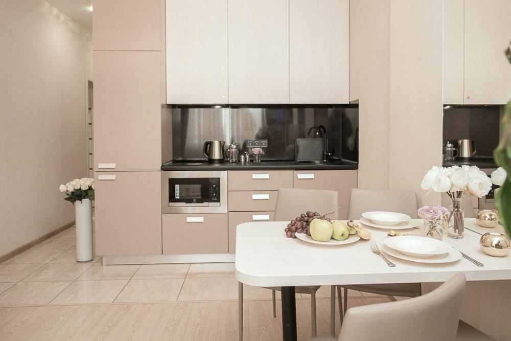 Apartment "Florence" Odessa Esterno foto