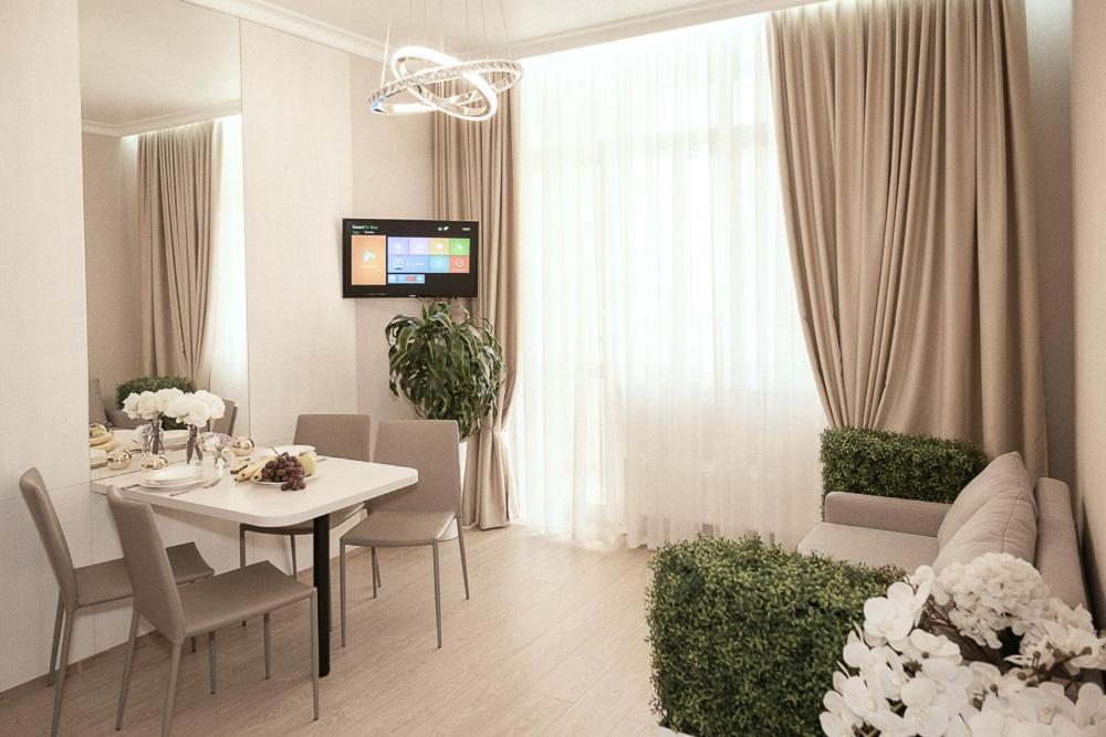 Apartment "Florence" Odessa Esterno foto