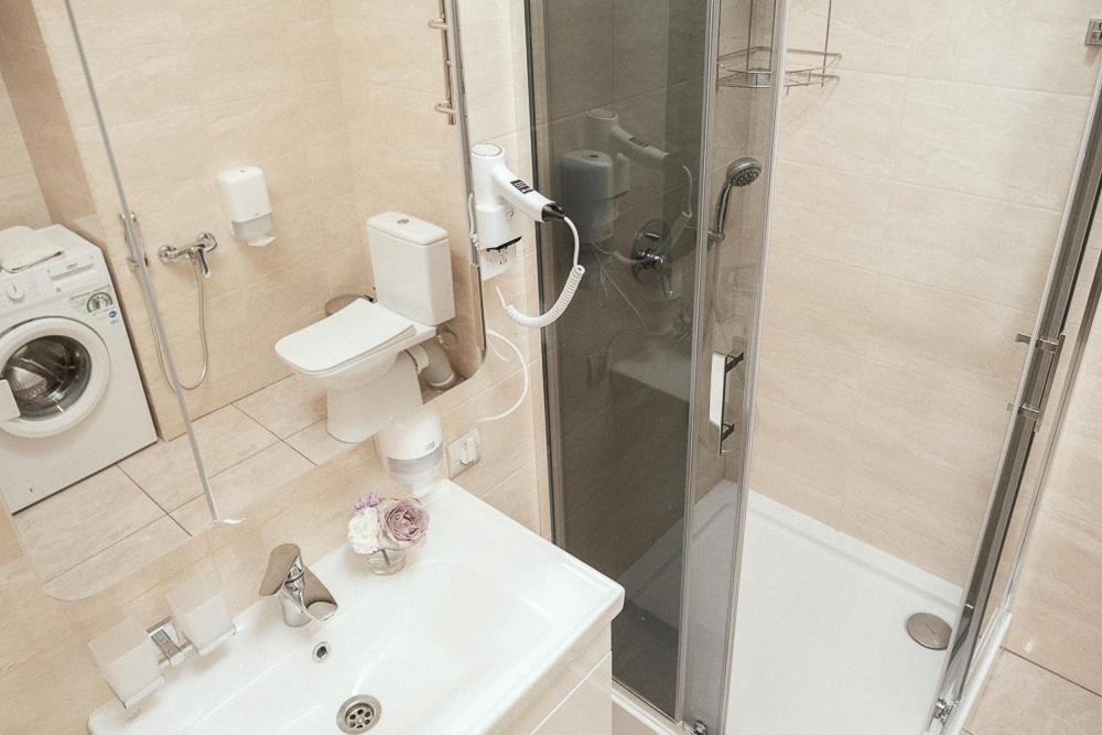 Apartment "Florence" Odessa Esterno foto